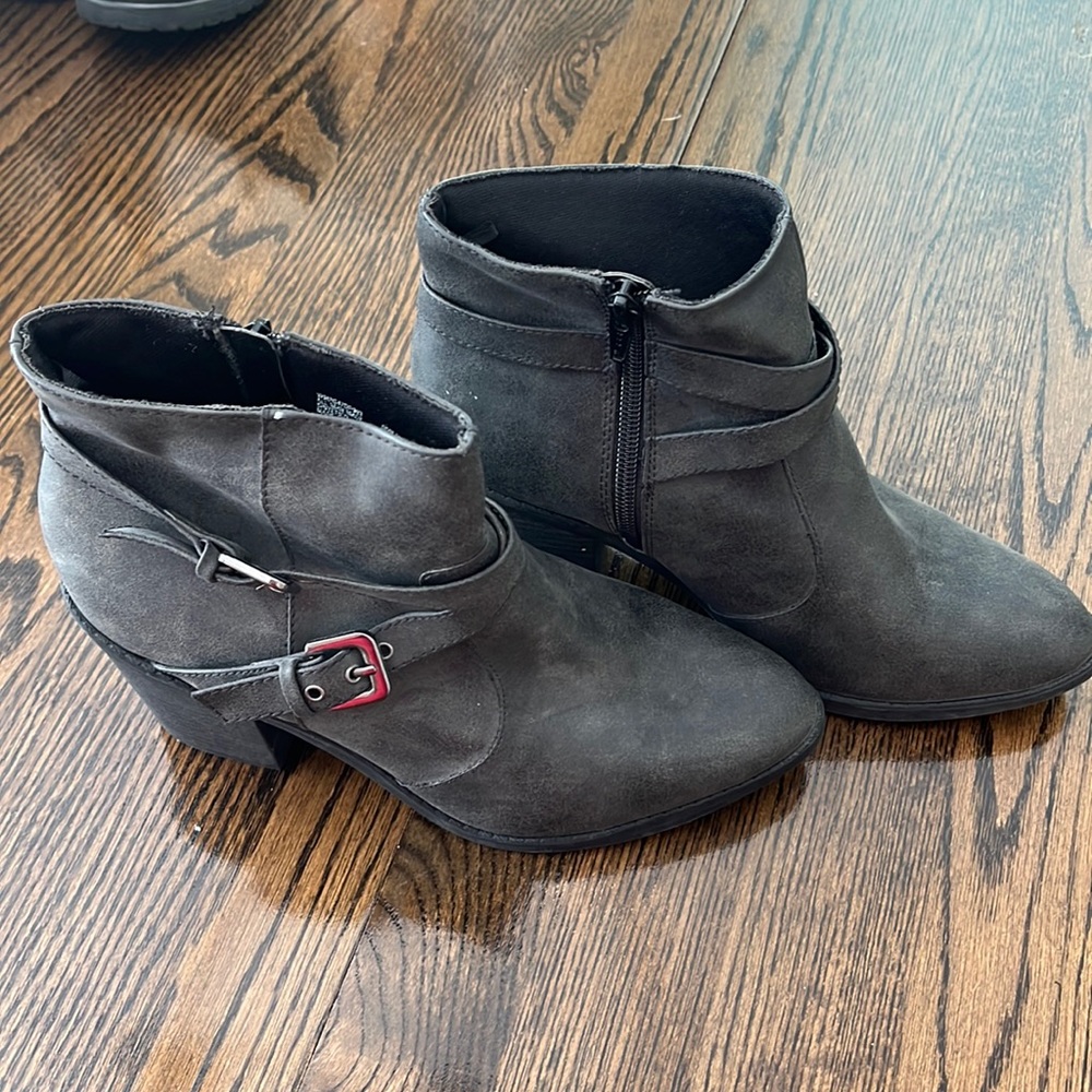 Women’s Heeled Booties